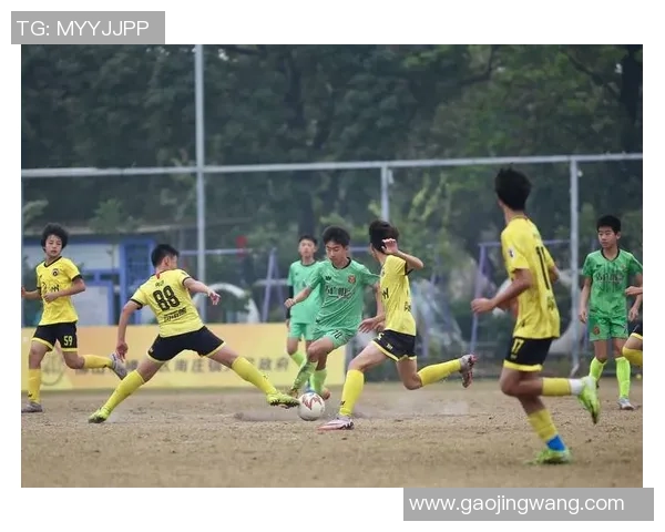 围绕足球巨星脚下之球展开激情与荣耀并肩的绿茵奇迹之旅