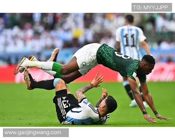 足球球星的独门绝技揭秘 如何通过技术特点成为赛场上的致命杀手 足球球星的独门绝技揭秘 如何通过技术特点成为赛场上的致命杀手